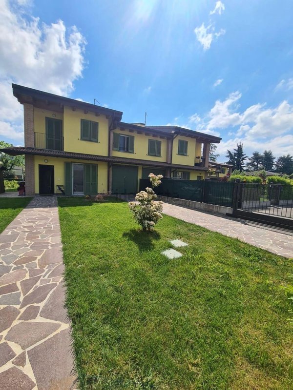 casa indipendente in vendita a Langhirano in zona Cascinapiano