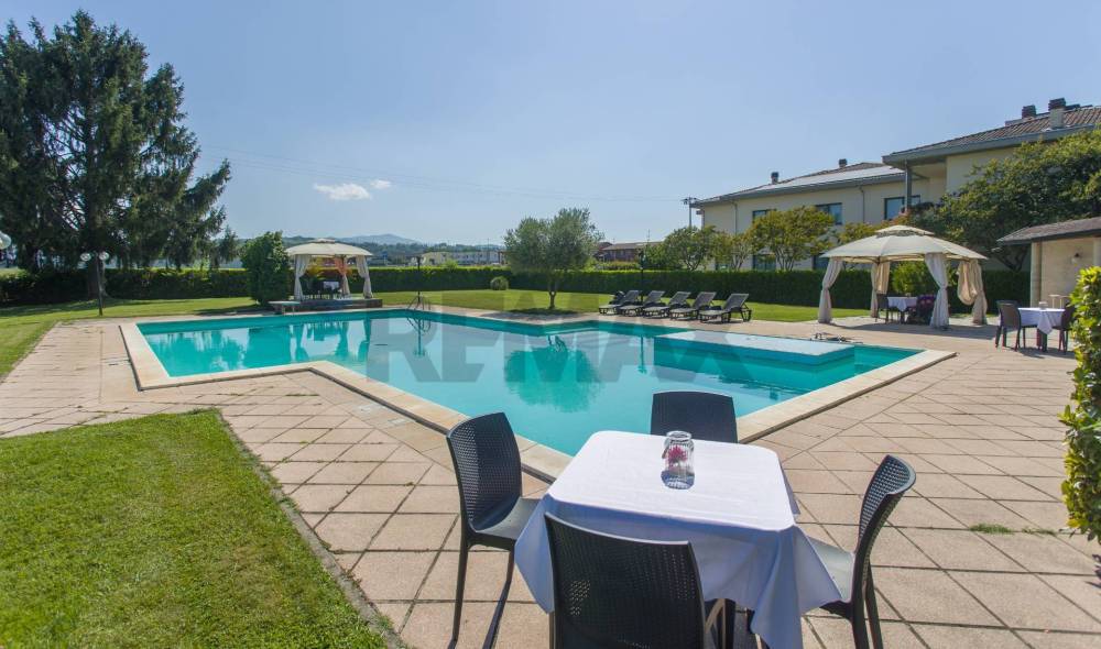 negozio in vendita a Langhirano