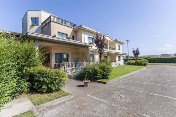 negozio in vendita a Langhirano in zona Pilastro