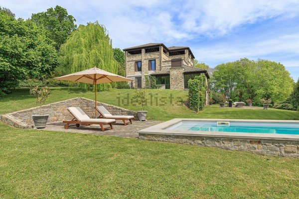 casa indipendente in vendita a Langhirano in zona Case Schianchi