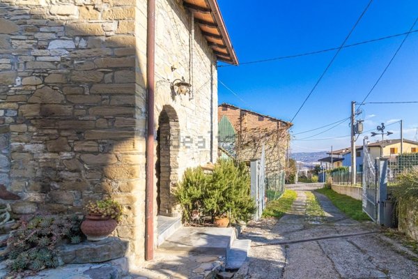 casa indipendente in vendita a Langhirano in zona Quinzano