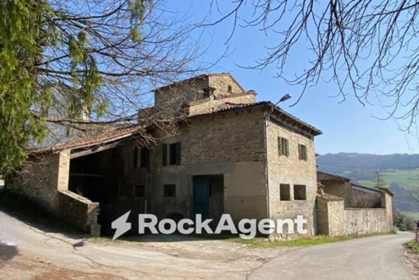 casa indipendente in vendita a Langhirano in zona Cattabiano