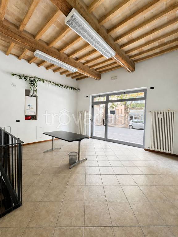 negozio in vendita a Langhirano