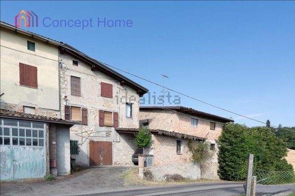 appartamento in vendita a Langhirano in zona Quinzano