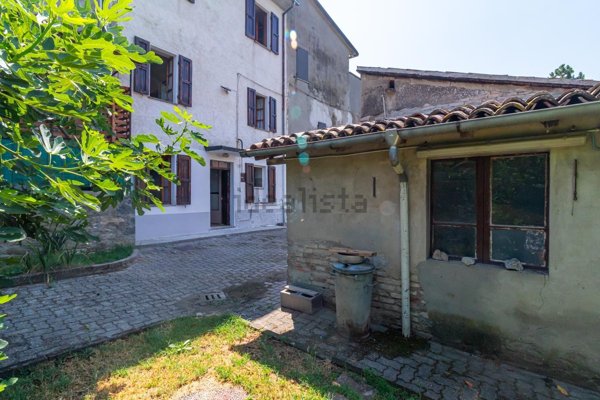casa semindipendente in vendita a Langhirano in zona Costa di Castrignano