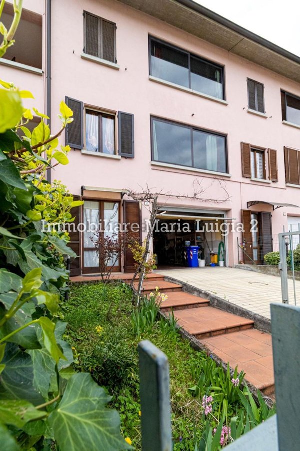 casa indipendente in vendita a Langhirano in zona Case Schianchi