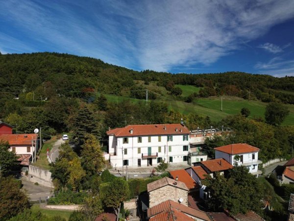 appartamento in vendita a Langhirano in zona Cozzano