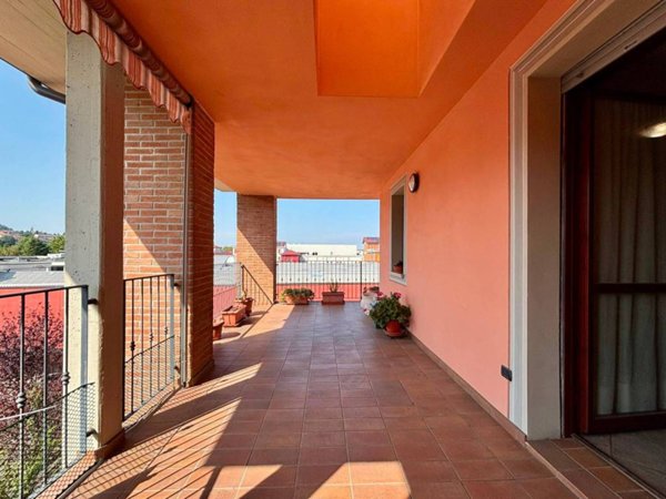 appartamento in vendita a Langhirano in zona Case Schianchi