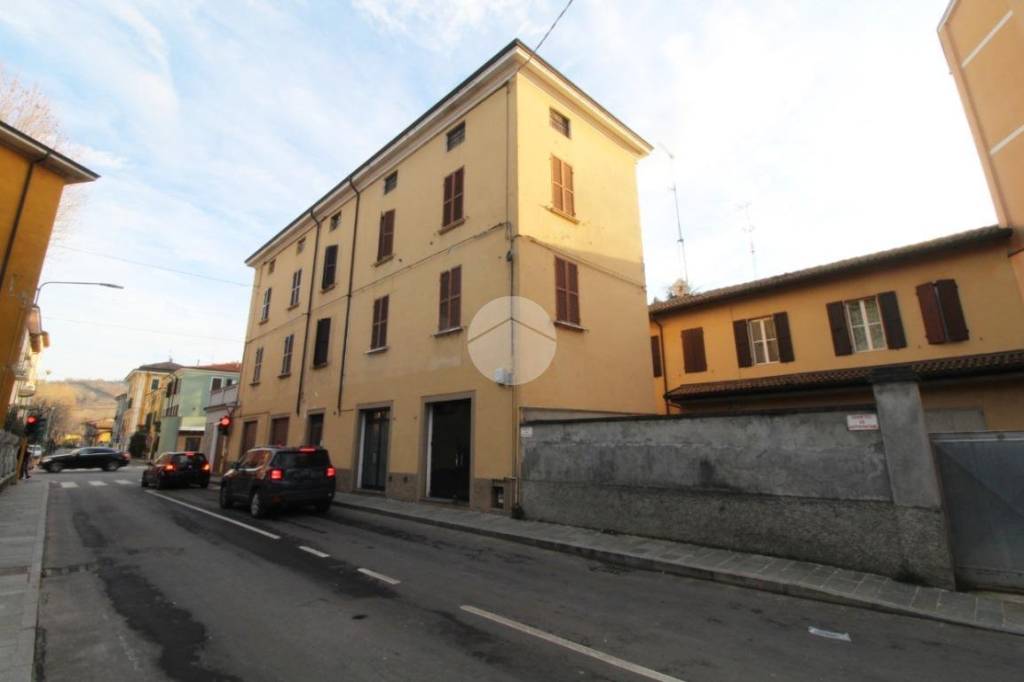 appartamento in vendita a Langhirano in zona Case Schianchi