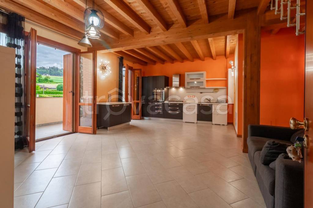 appartamento in vendita a Langhirano in zona Mattaleto