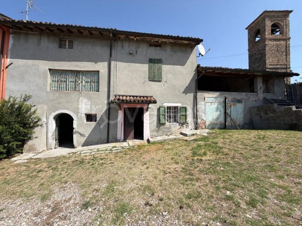 casa indipendente in vendita a Langhirano in zona Strognano