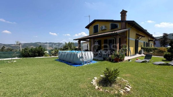 casa indipendente in vendita a Langhirano