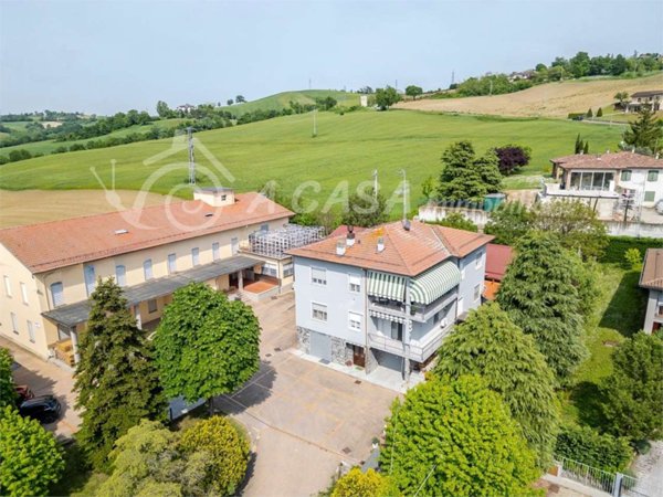 casa indipendente in vendita a Langhirano in zona Case Schianchi