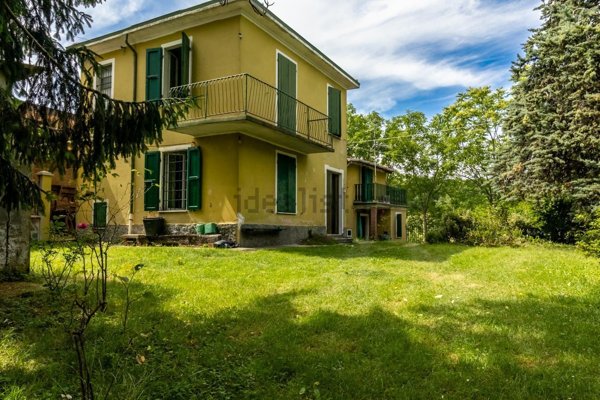 casa indipendente in vendita a Langhirano in zona Torrechiara