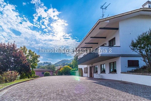 casa indipendente in vendita a Langhirano in zona Manzano