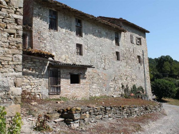 casa indipendente in vendita a Lesignano de' Bagni in zona Fienile