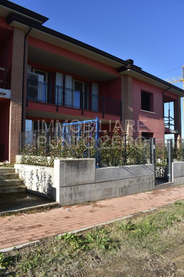 casa indipendente in vendita a Lesignano de' Bagni in zona Santa Maria del Piano