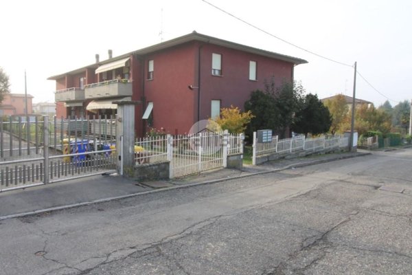 appartamento in vendita a Lesignano de' Bagni in zona Santa Maria del Piano
