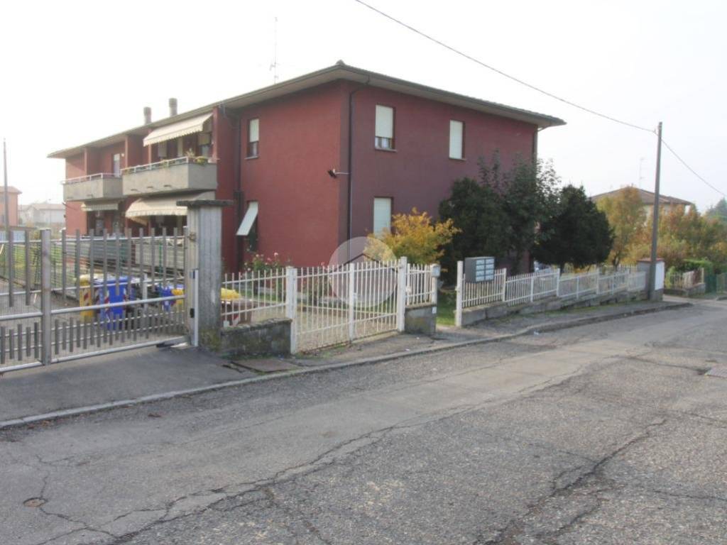 appartamento in vendita a Lesignano de' Bagni in zona Santa Maria del Piano