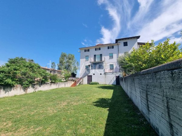 casa indipendente in vendita a Lesignano de' Bagni