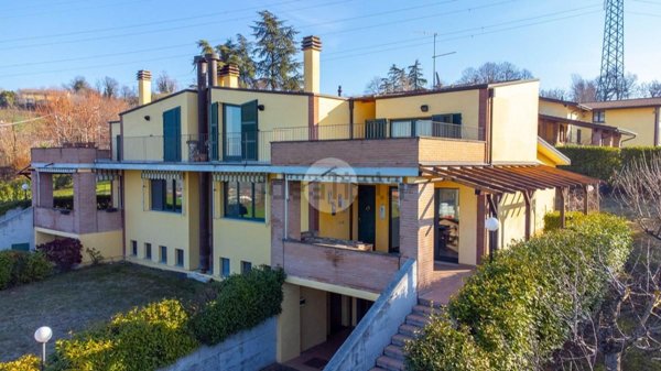 casa indipendente in vendita a Lesignano de' Bagni