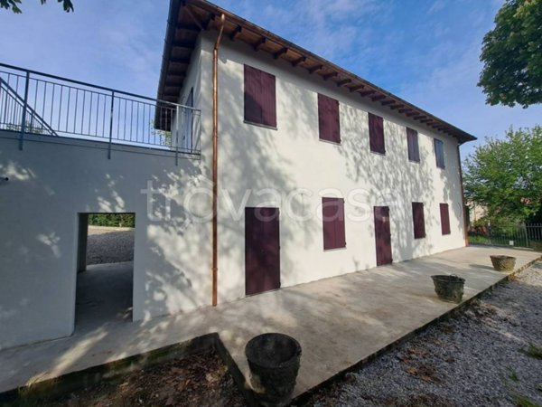 casa indipendente in vendita a Lesignano de' Bagni
