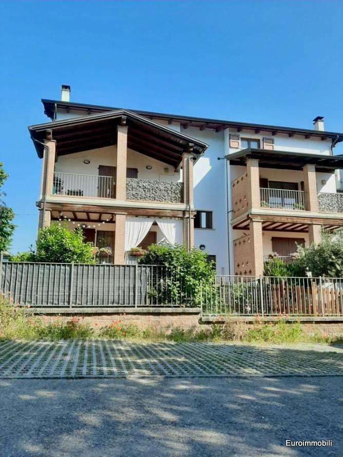 appartamento in vendita a Lesignano de' Bagni in zona La Porta