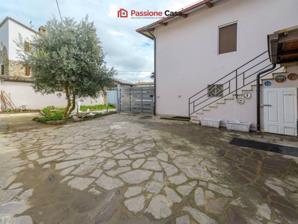 casa indipendente in vendita a Lesignano de' Bagni in zona Santa Maria del Piano