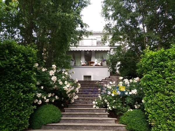 casa indipendente in vendita a Lesignano de' Bagni in zona Stadirano