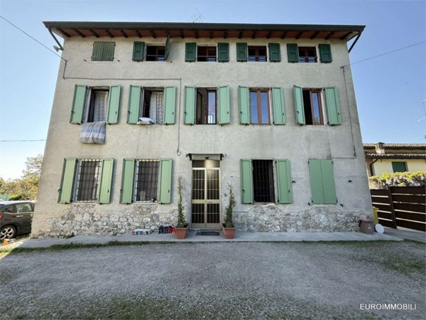 casa indipendente in vendita a Lesignano de' Bagni in zona Masdone