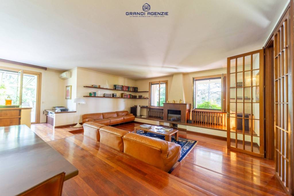 casa indipendente in vendita a Lesignano de' Bagni