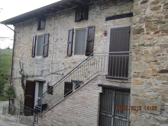 casa indipendente in vendita a Lesignano de' Bagni in zona Faviano di Sotto
