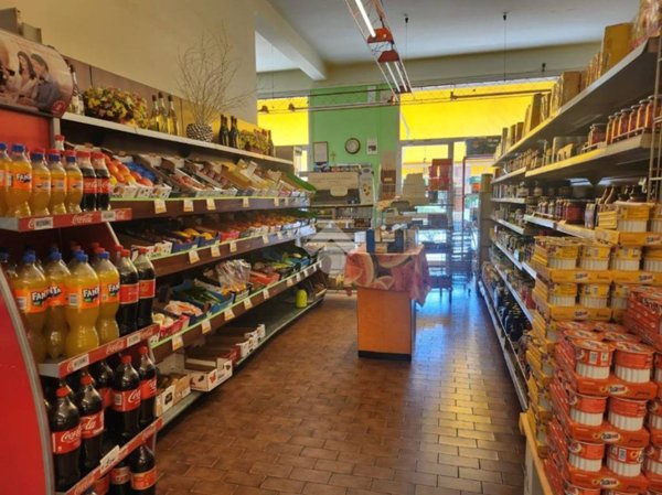 negozio in vendita a Lesignano de' Bagni