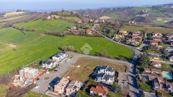 casa indipendente in vendita a Lesignano de' Bagni