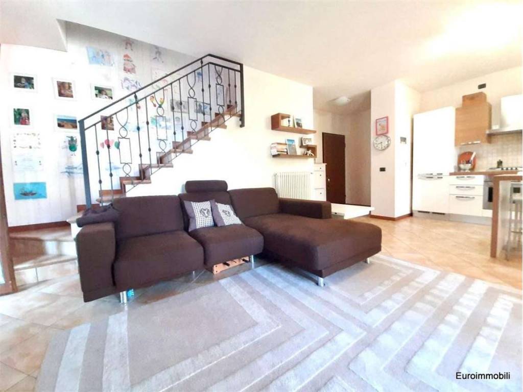 appartamento in vendita a Lesignano de' Bagni in zona La Porta