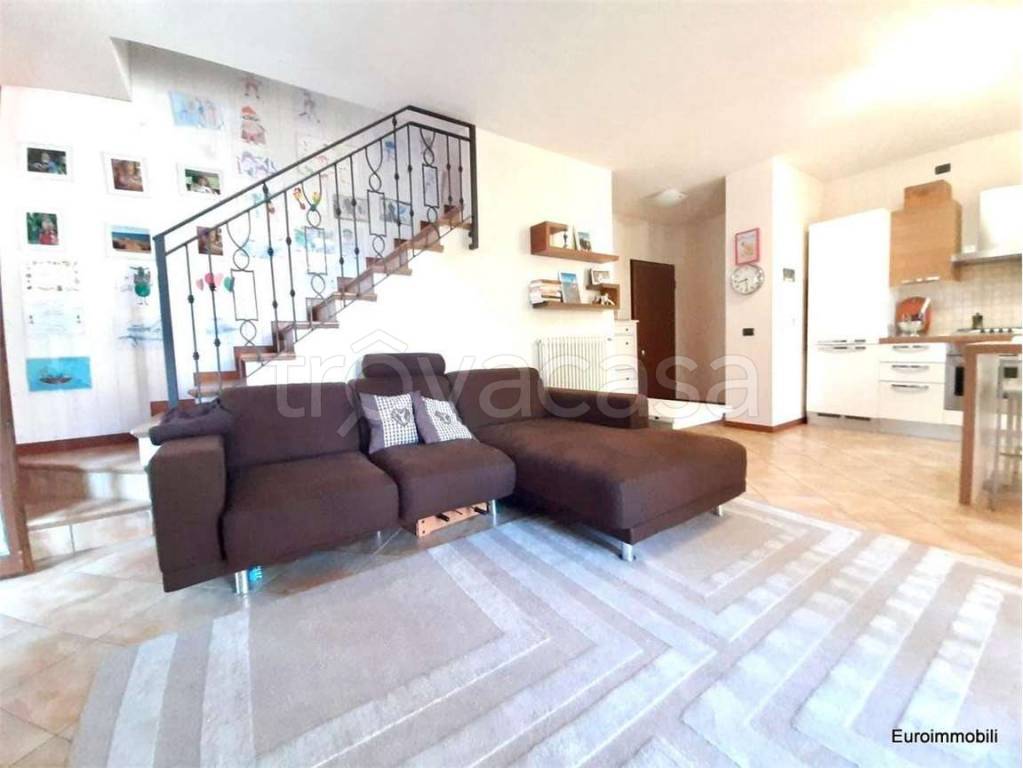 appartamento in vendita a Lesignano de' Bagni in zona La Porta