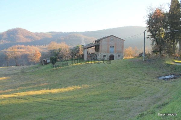 appartamento in vendita a Lesignano de' Bagni in zona Fienile