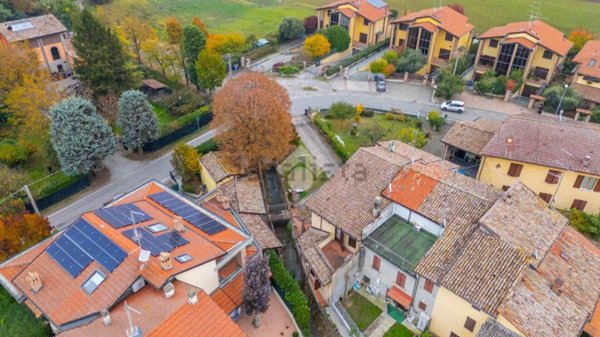 casa indipendente in vendita a Lesignano de' Bagni