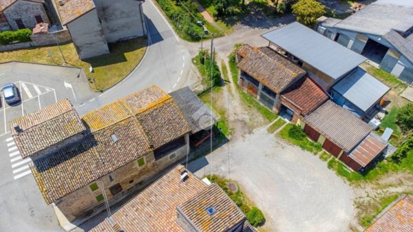 casa indipendente in vendita a Lesignano de' Bagni in zona Santa Maria del Piano