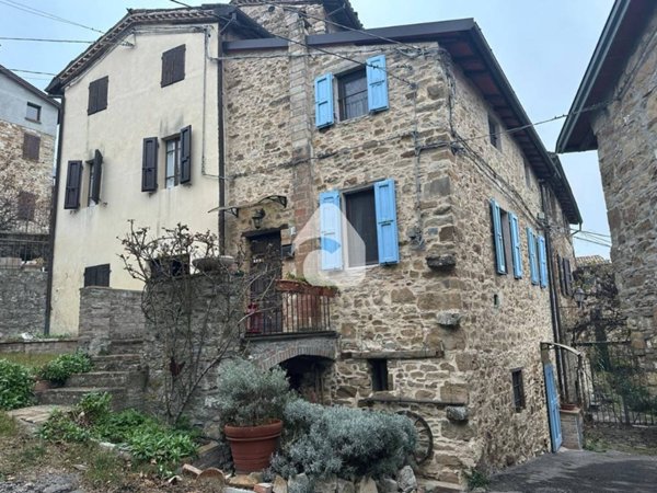 casa indipendente in vendita a Lesignano de' Bagni
