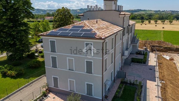 appartamento in vendita a Lesignano de' Bagni in zona Santa Maria del Piano