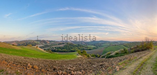 casa indipendente in vendita a Lesignano de' Bagni