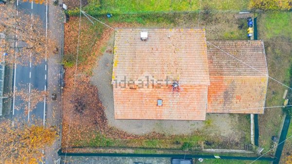 casa indipendente in vendita a Lesignano de' Bagni