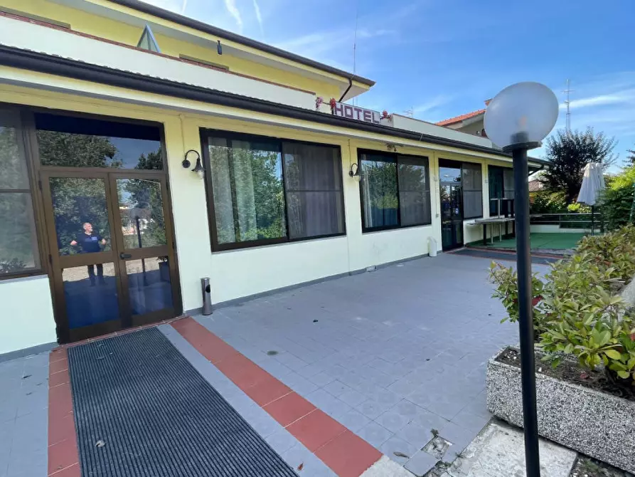 negozio in vendita a Lesignano de' Bagni