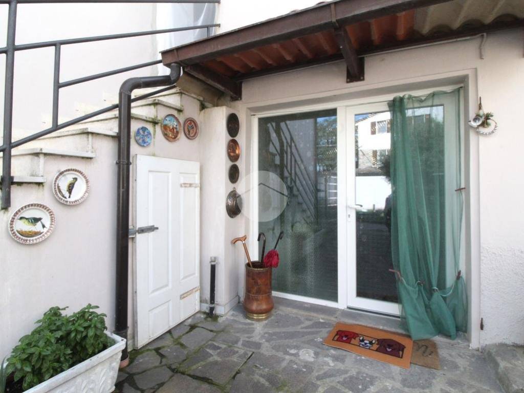 appartamento in vendita a Lesignano de' Bagni in zona Santa Maria del Piano