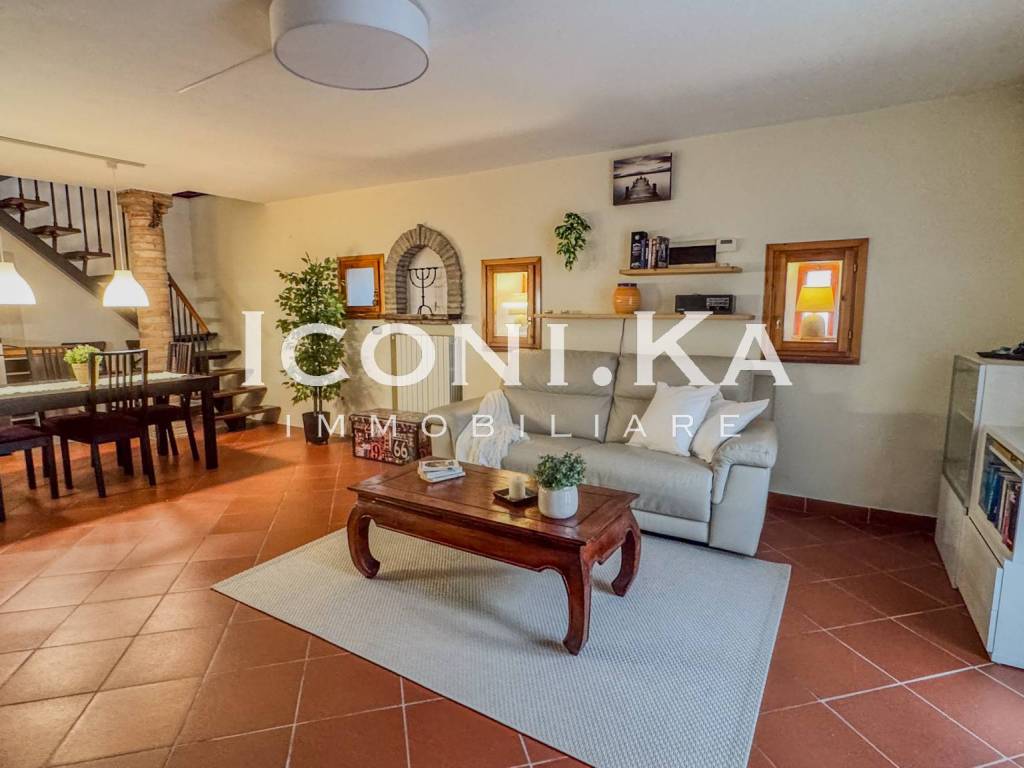 casa indipendente in vendita a Lesignano de' Bagni