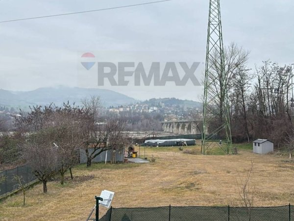 casa indipendente in vendita a Lesignano de' Bagni