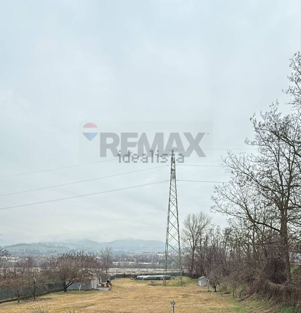 casa indipendente in vendita a Lesignano de' Bagni