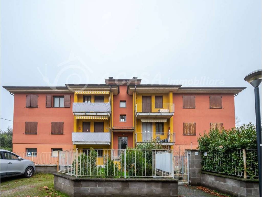 appartamento in vendita a Lesignano de' Bagni in zona Bassa