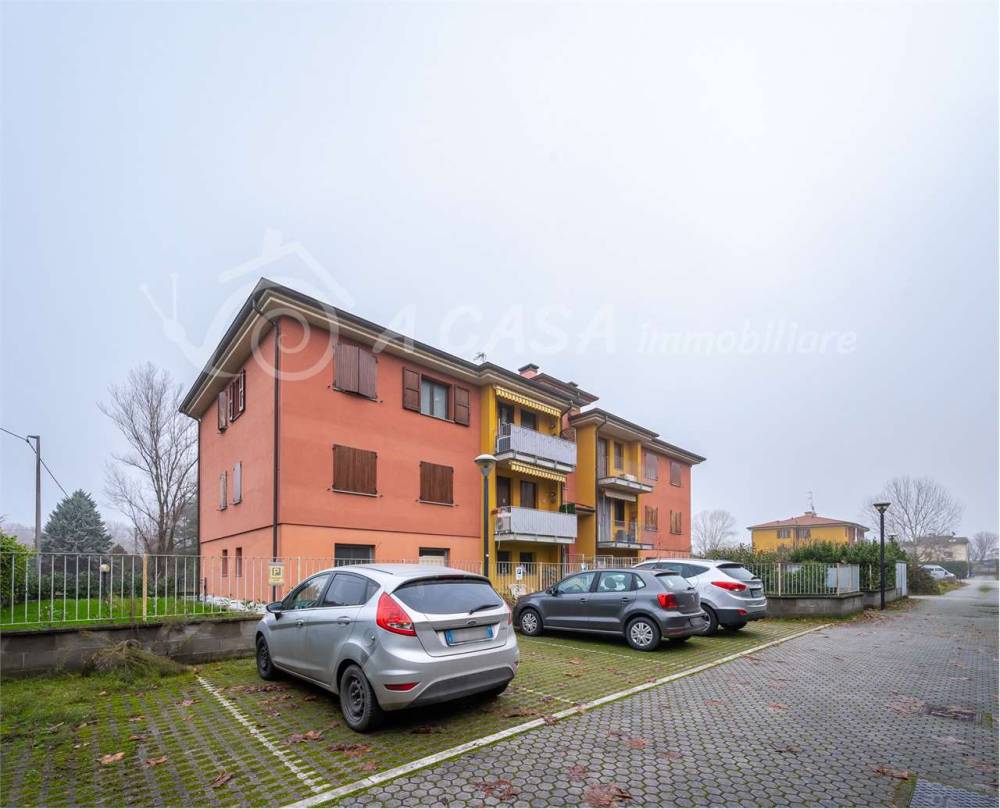 appartamento in vendita a Lesignano de' Bagni in zona Bassa